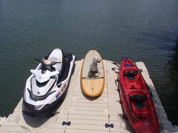 Muelle flotante para motos de agua y kayak